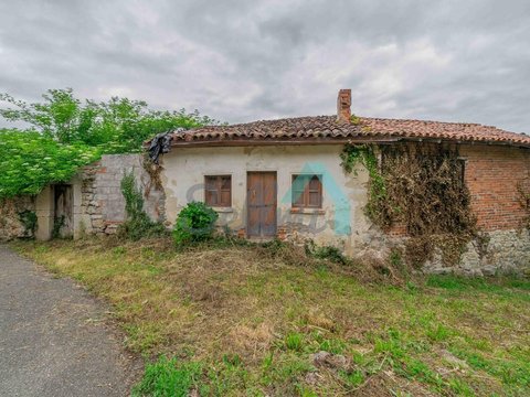 First photo of the property