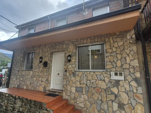 First photo of the property