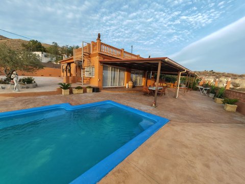 First photo of the property