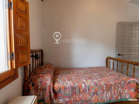 First photo of the property