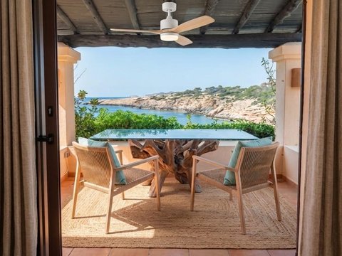 3-bedroom freehold villa in Ibiza — photo 1 of 5