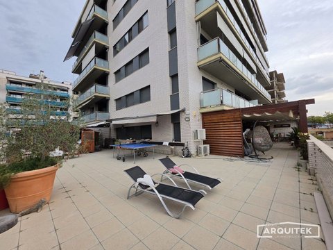 First photo of the property
