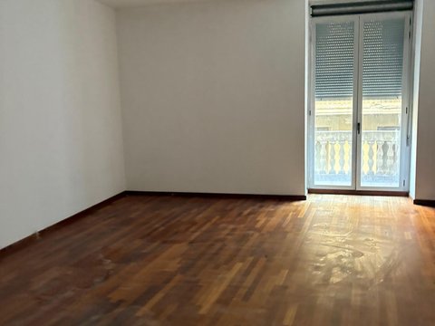 First photo of the property