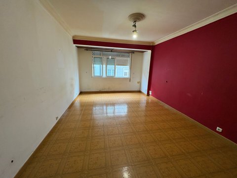 First photo of the property