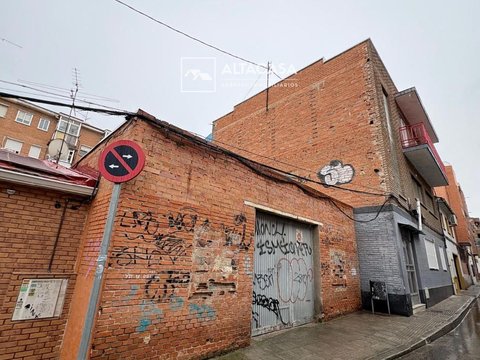 First photo of the property