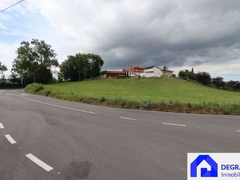 First photo of the property