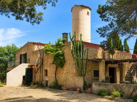 4-bedroom freehold villa in Artà — photo 1 of 5