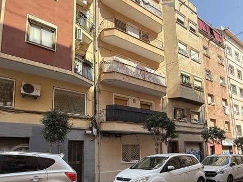 First photo of the property
