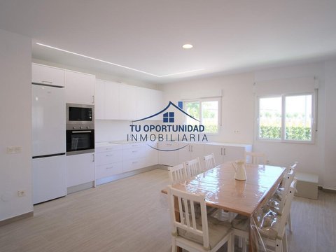 First photo of the property