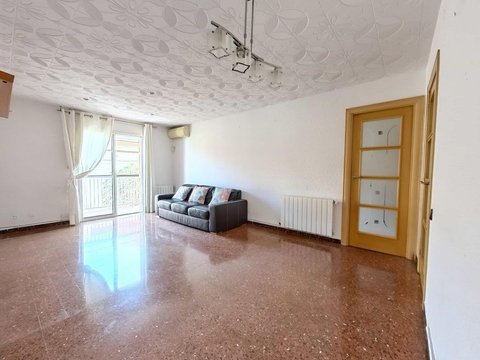 First photo of the property