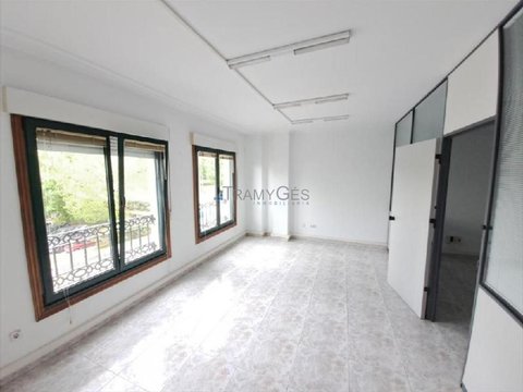 First photo of the property