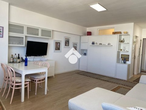 First photo of the property