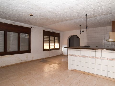 Prima fotografie a proprietății