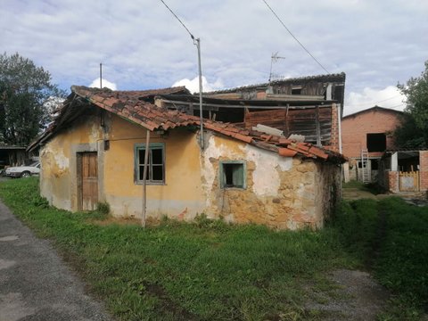 First photo of the property