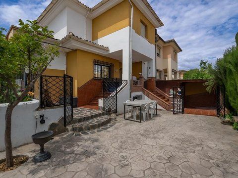 First photo of the property