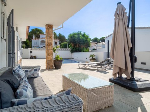 4-bedroom freehold villa in L'Escala — photo 1 of 5