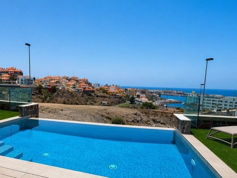 3-bedroom freehold villa in Mogán — photo 1 of 5