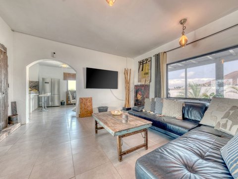 4-bedroom freehold villa in Teguise — photo 1 of 5