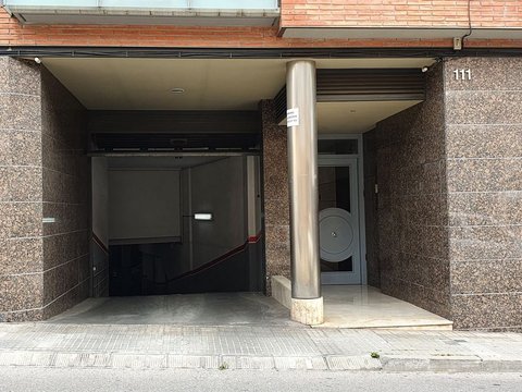 Перша фотографія об’єкта нерухомості