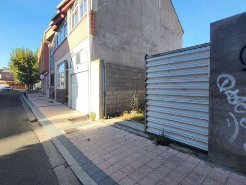 Prima fotografie a proprietății