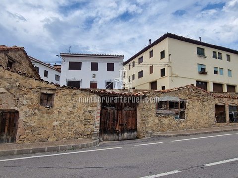 First photo of the property