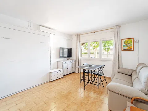 Fotografía del inmueble reportado: 800 €/mes — Girona, Girona