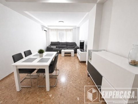 First photo of the property