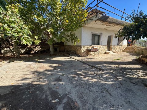 First photo of the property