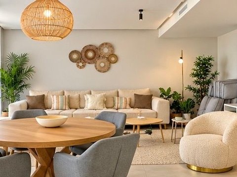 First photo of the property