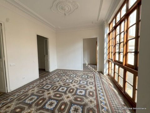 First photo of the property