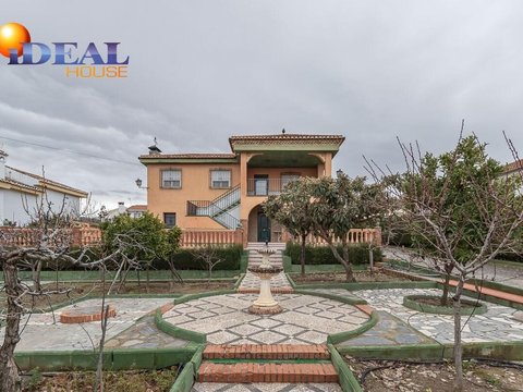 First photo of the property