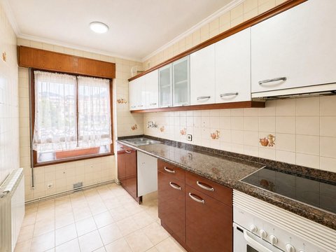 First photo of the property