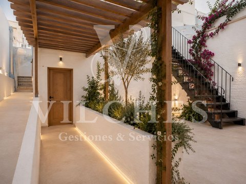 8-bedroom freehold villa in Las Palmas de Gran Canaria — photo 1 of 1
