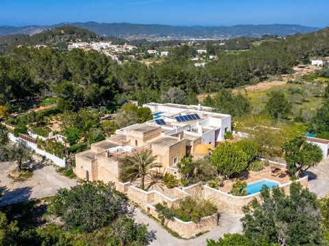 8-bedroom freehold villa in Ibiza — photo 1 of 5