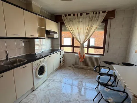 Fotografía del inmueble reportado: 725 €/mes — León, León