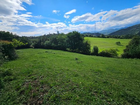 First photo of the property