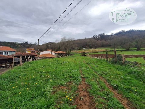 First photo of the property