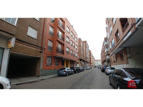 First photo of the property