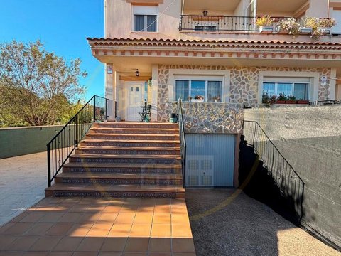 First photo of the property