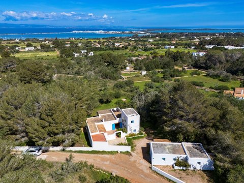 4-bedroom freehold villa in Formentera — photo 1 of 5