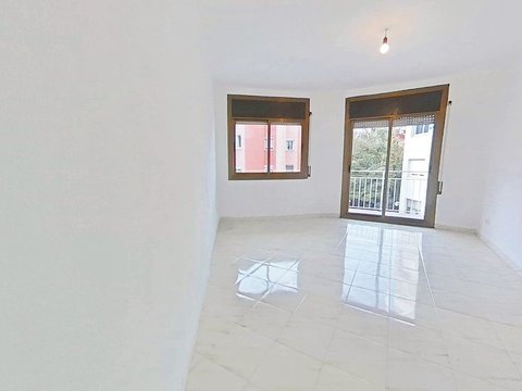 First photo of the property