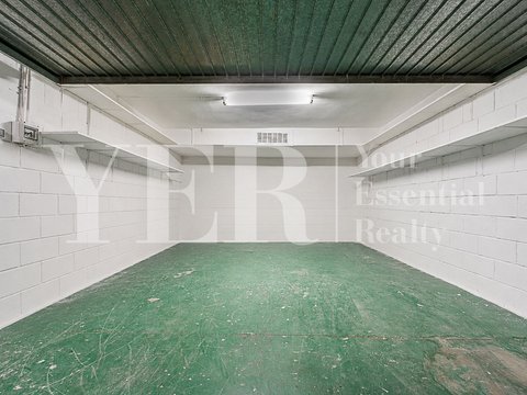 First photo of the property