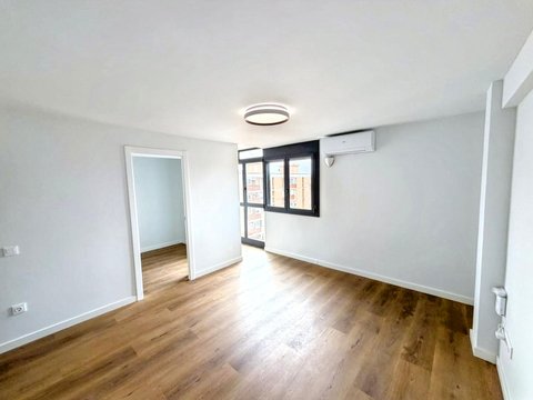 First photo of the property