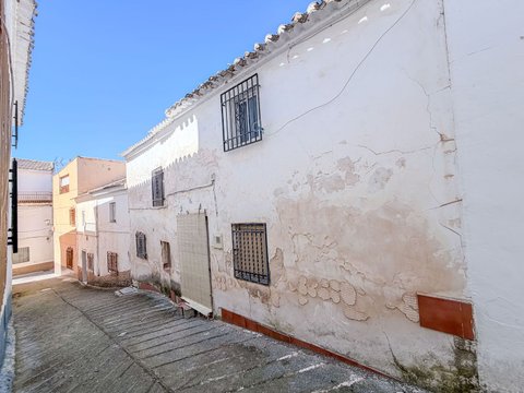 First photo of the property