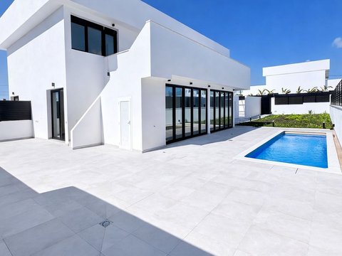 4-bedroom freehold villa in Ibiza — photo 1 of 5