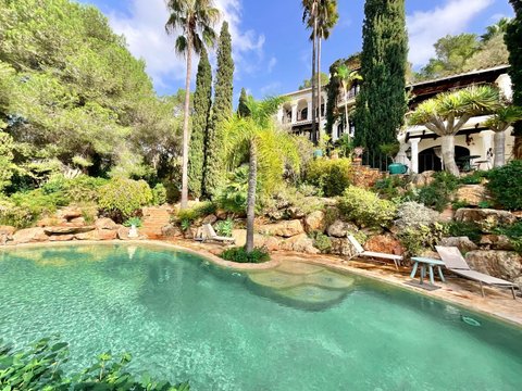 5-bedroom freehold villa in Ibiza — photo 1 of 5