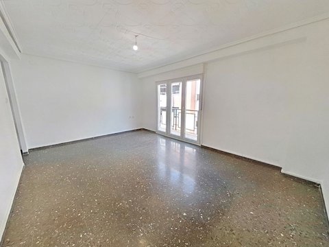 First photo of the property