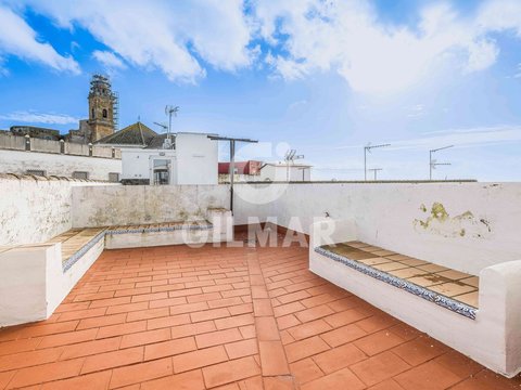 First photo of the property