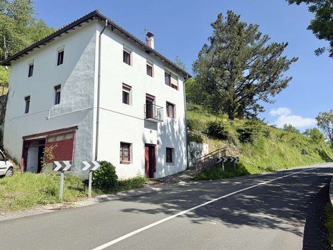 First photo of the property
