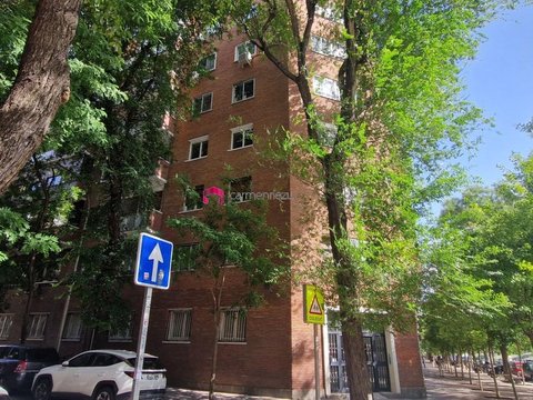 Перша фотографія об’єкта нерухомості